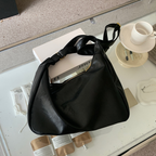 Borsa a spalla a mezzaluna