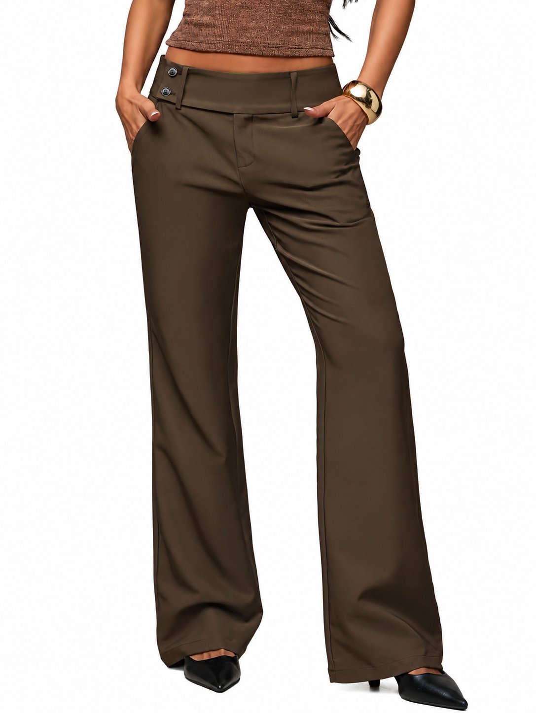 Pantaloni Duna indossati su sfondo bianco - marrone