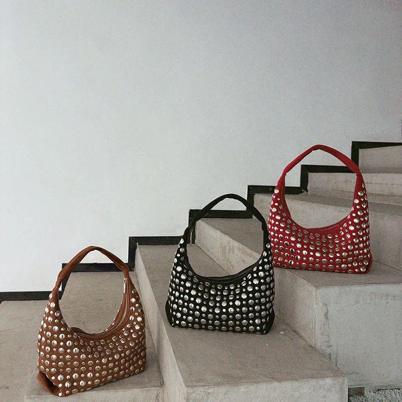 Borsa a spalla con borchie