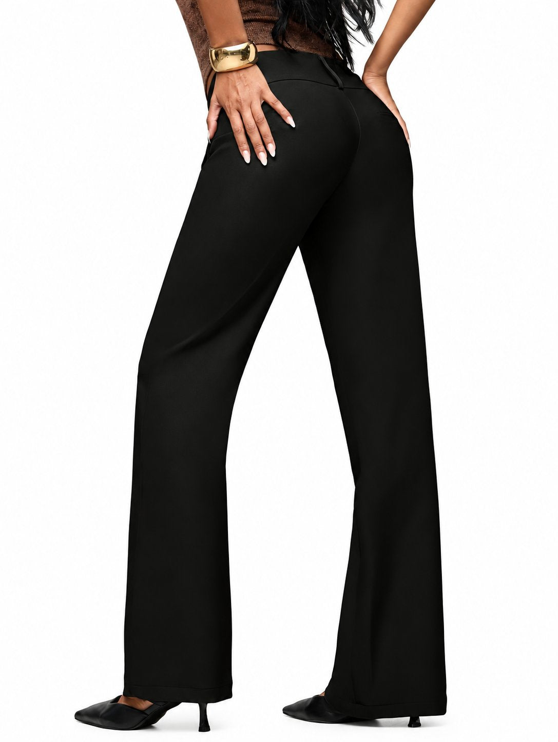 Pantaloni Duna indossati su sfondo bianco - nero, retro