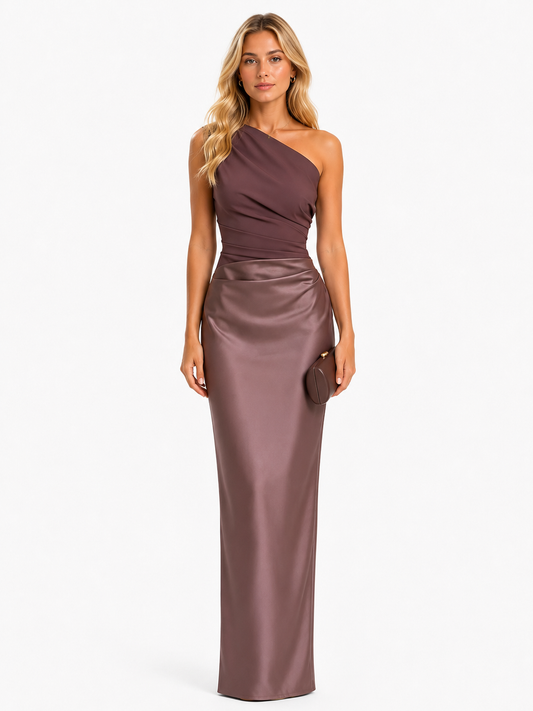 Nove – Un vestido largo de satén