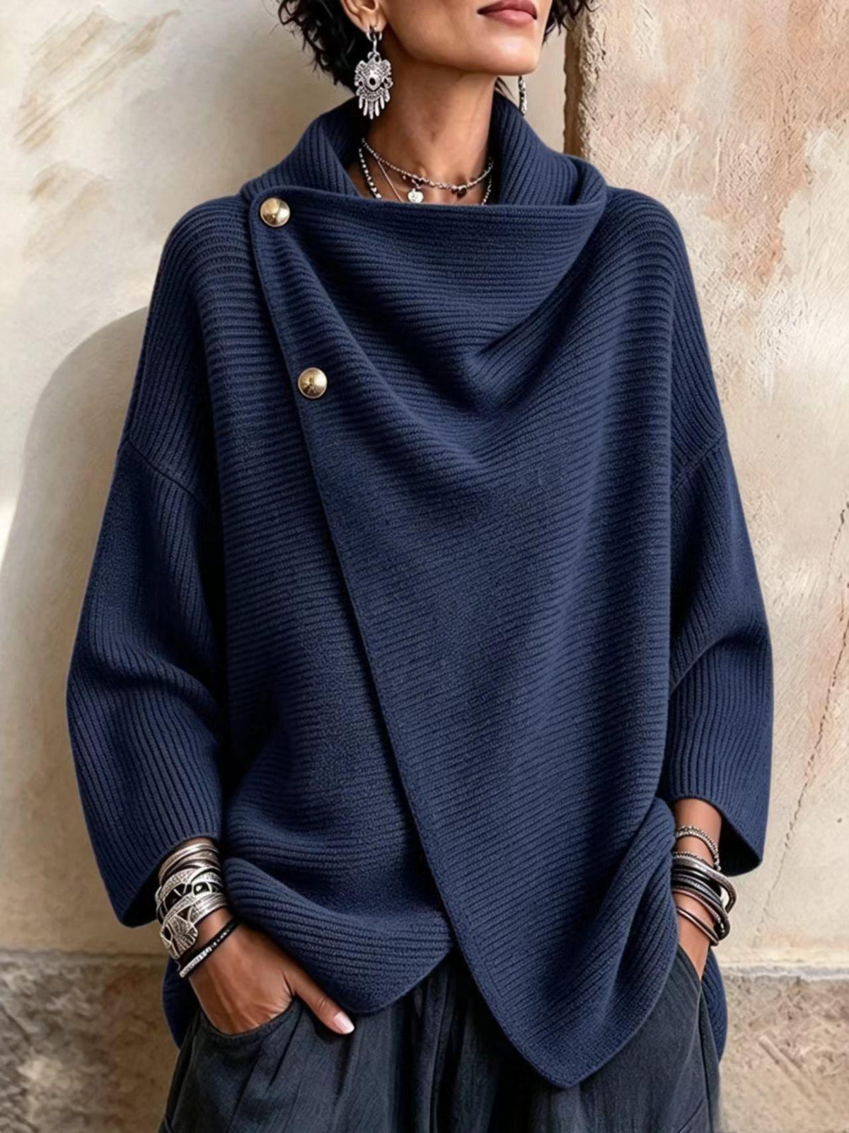 Maglione Alba blu navy in maglia con collo asimmetrico