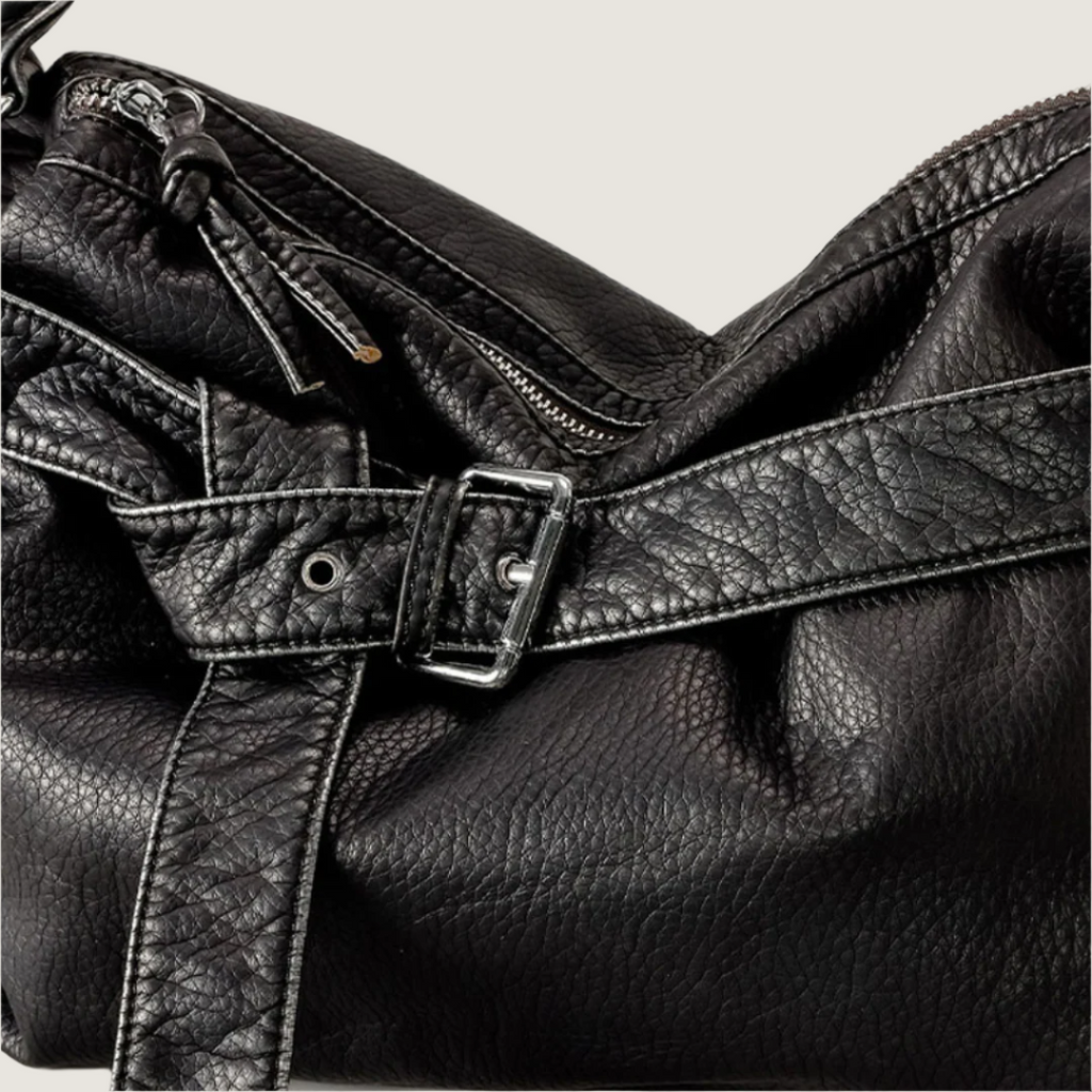 Borsa a spalla con fibbia diagonale