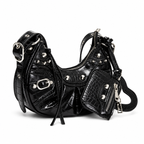 Borsa Studios Nove su sfondo bianco