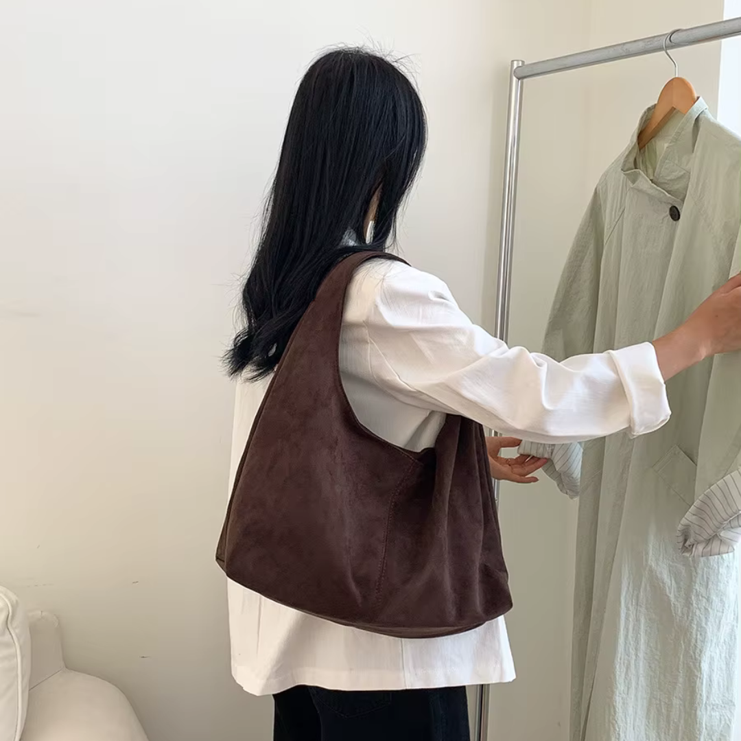 Borsa a spalla con texture vellutata