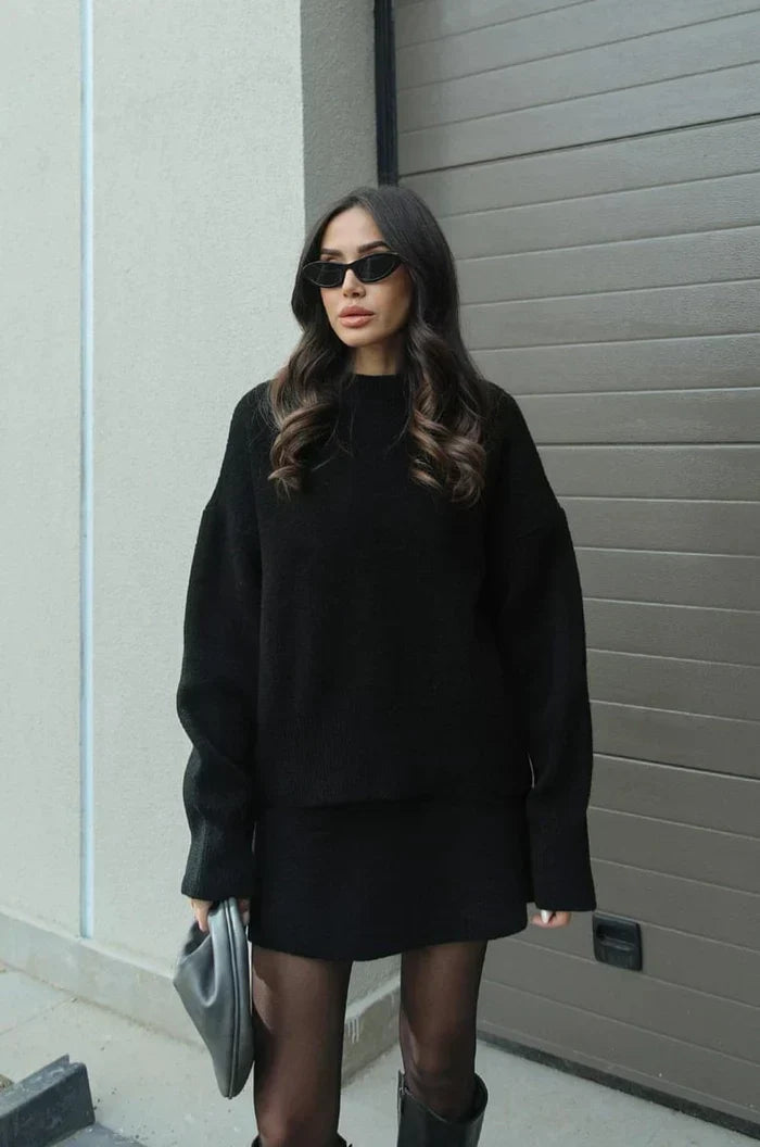 Completo in maglia con maglione e gonna