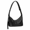 Borsa Studios Nove su sfondo bianco