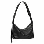Borsa Studios Nove su sfondo bianco