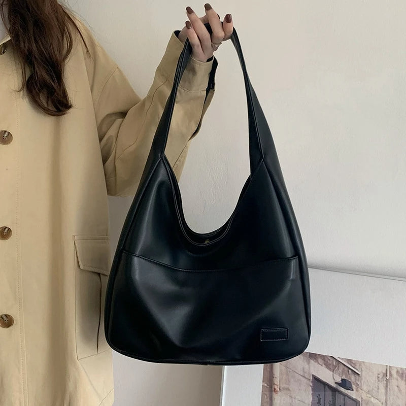 Borsa a spalla con tasca frontale