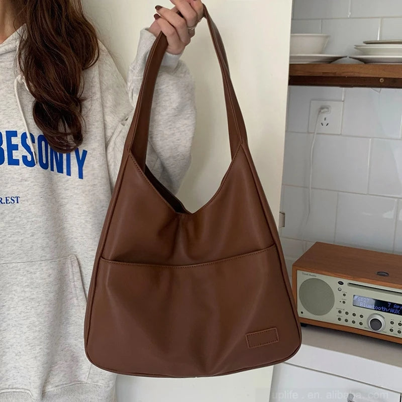 Borsa a spalla con tasca frontale