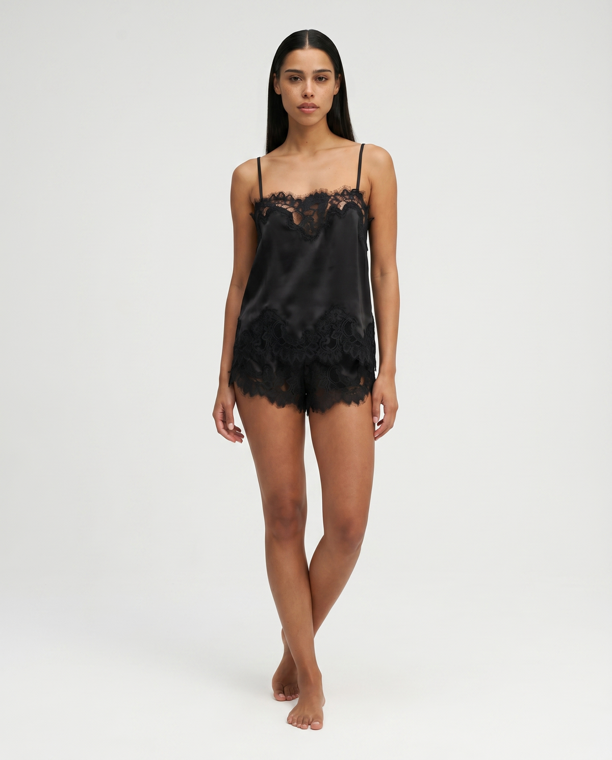 Tessa | Pigiama setoso con pizzo