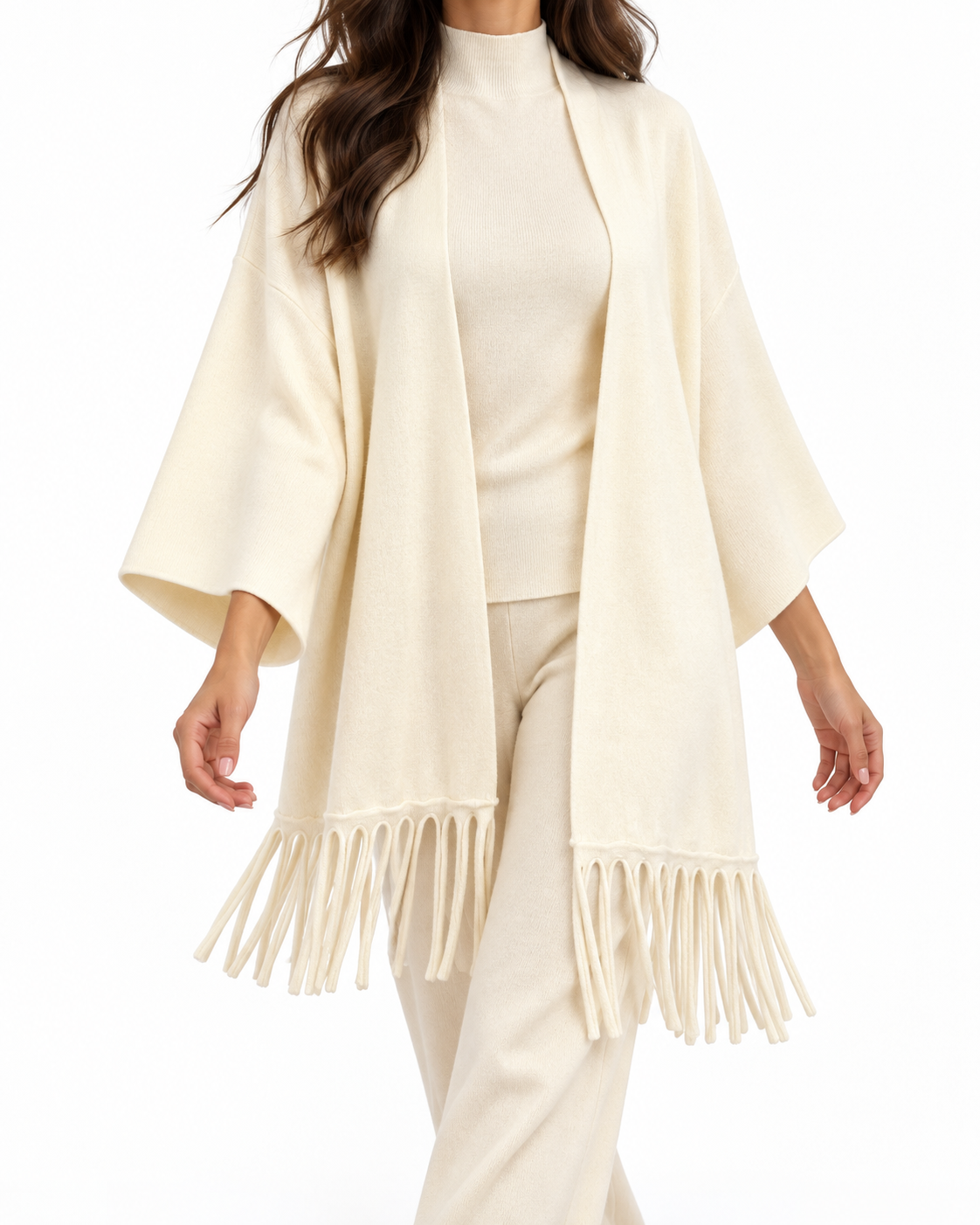 Cardigan Valeria con frange color Crema su sfondo bianco